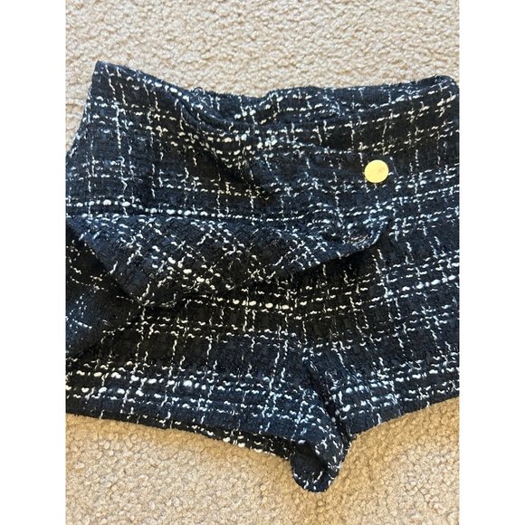 Weed Wrap Button Front High Waist Asymmetrical Shorts - Picture 4 of 7